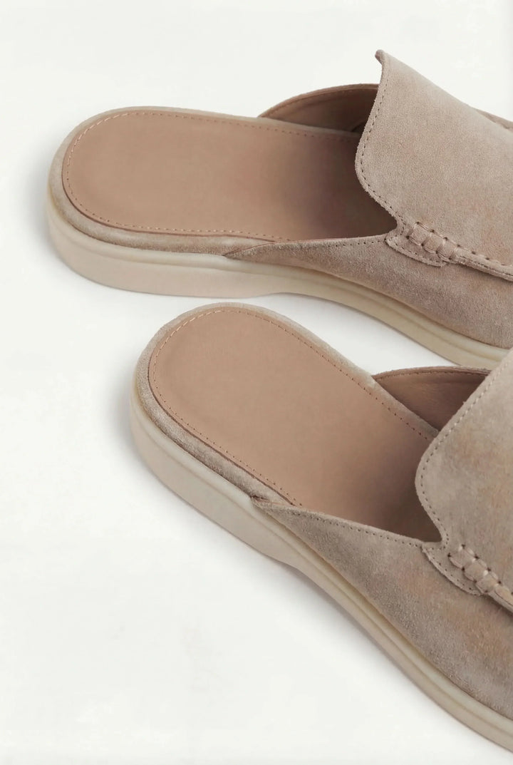Yacht Sandal in Beige Suede